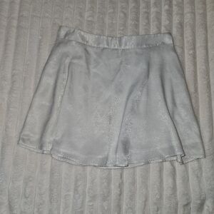 Forever 21 Iridescent White Skirt with Relaxed Fit